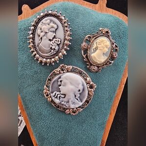 Vintage Brooch Lot